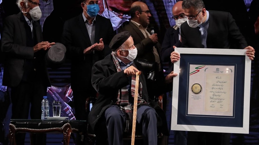 تجلیل از مهدی محقق
