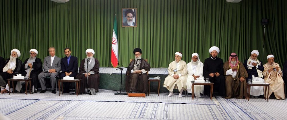 آیتالله محمدعلی تسخیری در دیدار اعضای مجمع تقریب مذاهب با رهبر معظم انقلاب اسلامی