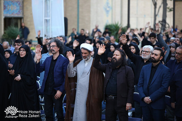 بابک خواجه پاشا، کوروش زارعی و وحید یامینپور در ویژهبرنامه شب خاطره با عنوان «شهدای خدمت»(خرداد ۱۴۰۳)